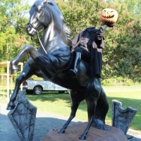 Mô hình xốp kỵ sĩ không đầu cưỡi ngựa trang trí Halloween